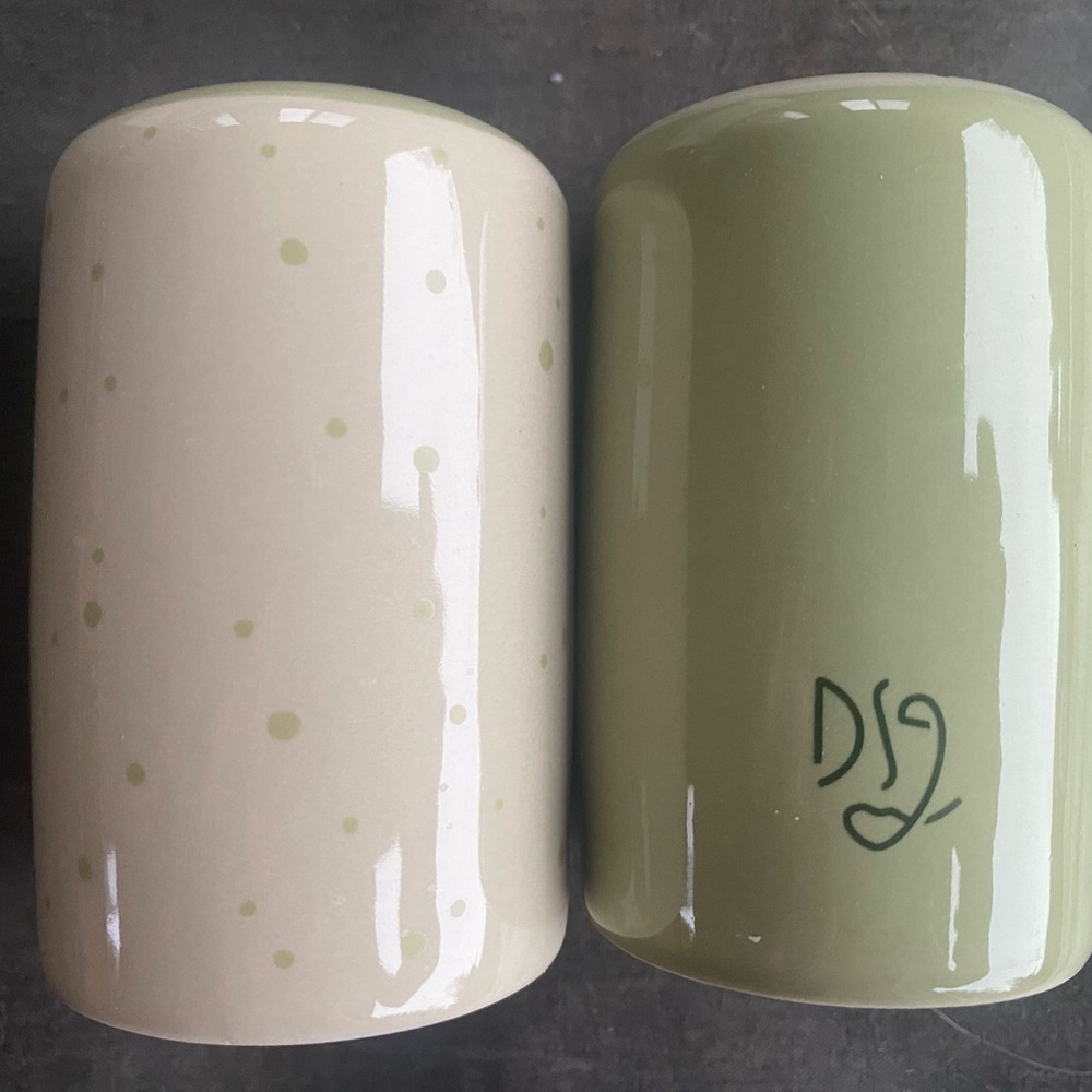 Darling Spring Premium Stoneware Salt & Pepper Shakers
